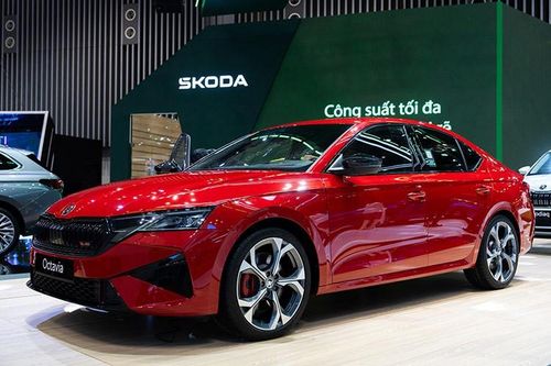 'Soi' Skoda Octavia 2025 - đối thủ của Honda Civic tại Việt Nam