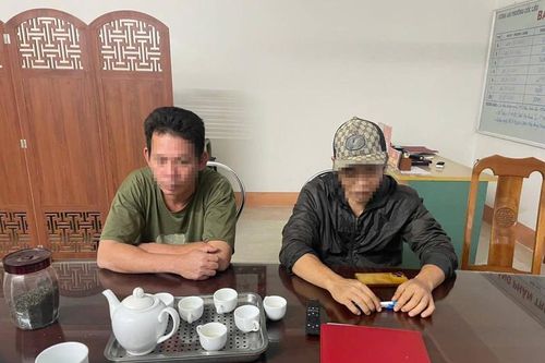 Lào Cai: Bắt 2 đối tượng dùng kích điện bắt cá trên sông Hồng