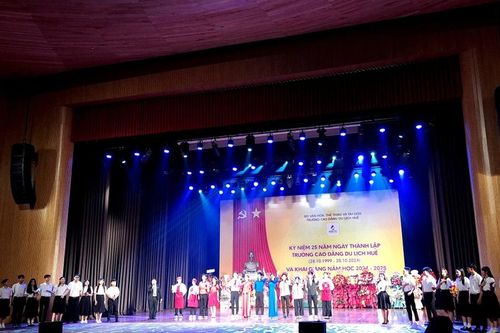 Trường Cao đẳng Du lịch Huế khai giảng năm học mới