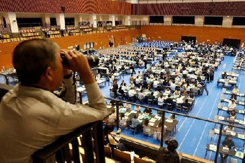 Bầu cử Hạ viện Nhật Bản: 'Ván cược lớn' thất bại, LDP chứng kiến sự 'ra đi' đầu tiên, chính phủ của ông Ishiba sẽ ra sao sau những 'lời từ khước'?