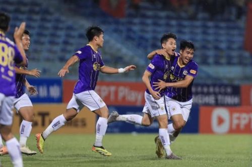 Hà Nội FC thoát thua trước Hà Tĩnh trên sân Hàng Đẫy