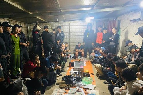 Phá sới bạc dưới đường hầm dài hàng trăm mét