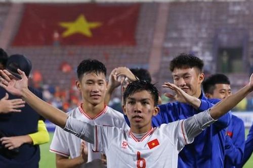 Sau tấm vé tới VCK U17 châu Á 2025 của U17 Việt Nam: Ai bận tâm đến những lời chỉ trích...