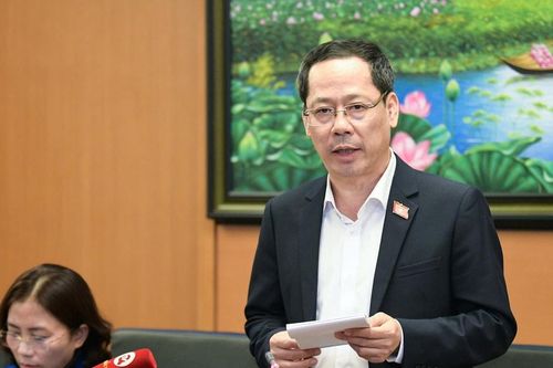 Đoàn ĐBQH Nghệ An thảo luận về sửa đổi, bổ sung một số điều của Luật Sĩ quan Quân đội nhân dân Việt Nam