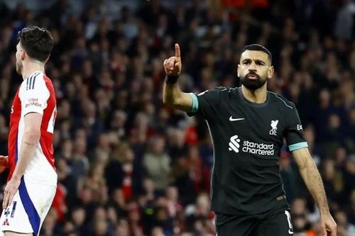 Premier League: Arsenal-Liverpool níu chân nhau, M.U nếm 'trái đắng'