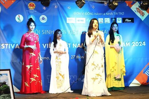 Festival sinh viên 'Tôn vinh tiếng Việt, văn hóa Việt' tại Italy