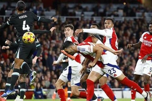 Arsenal và Liverpool hòa kịch tính 2-2 tại Emirates