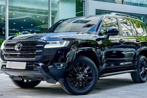 Hàng hiếm Toyota Land Cruiser độ nội thất thương gia bất ngờ rao bán đắt hơn cả Lexus RX