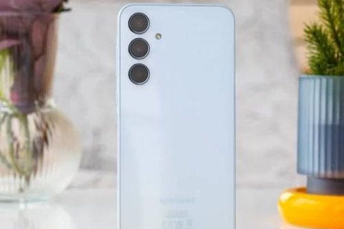 Đây là chiếc điện thoại 5G Samsung giá chỉ 7 triệu đáng mua nhất tháng 10, thiết kế lẫn trang bị xịn như Galaxy S24+