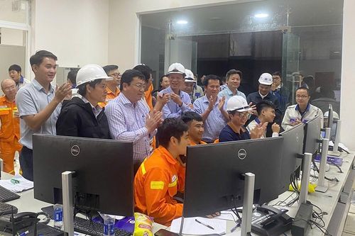 Đóng điện Trạm biến áp 220kV Khu kinh tế Nghi Sơn và đường dây đấu nối, vượt tiến độ 4 ngày