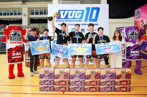 Hành trình tranh cúp vô địch VUG của những 'chiến binh' Đại học Ngoại Thương và Đại học Sư Phạm Hà Nội