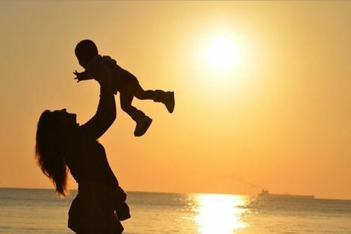 Đem con 8 tháng đi cho, mẹ sống dằn vặt suốt 48 năm mới dám nhận lại