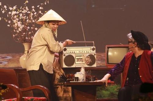 Anh Thơ lần đầu diễn hài cùng Xuân Hinh