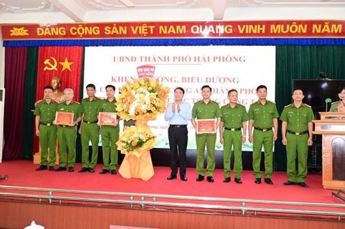 Hải Phòng: Khen thưởng lực lượng phá vụ nổ súng vào đêm 17/10