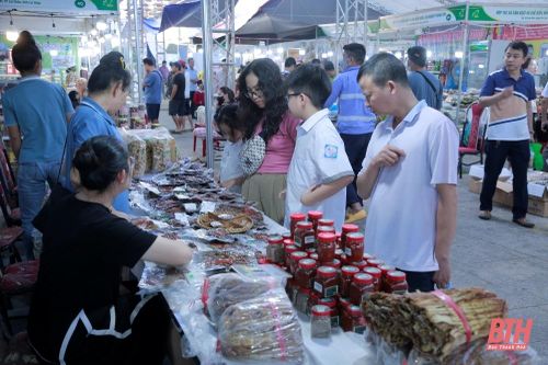 Doanh số bán hàng Khu trưng bày, giới thiệu nông sản, thực phẩm an toàn tỉnh Thanh Hóa đạt khoảng 18,5 tỷ đồng