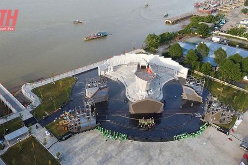 Truyền thống lịch sử là nền tảng để dựng xây quê hương
