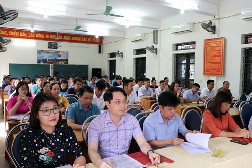 Bồi dưỡng kiến thức cho cán bộ dự nguồn quy hoạch cấp ủy huyện, xã