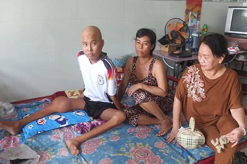 Cháu Phạm Văn Nu Em mắc bệnh ung thư xương rất cần sự chia sẻ từ các tấm lòng hảo tâm