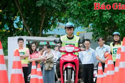Sôi nổi Hội thi 'Tìm hiểu pháp luật về an toàn giao thông'