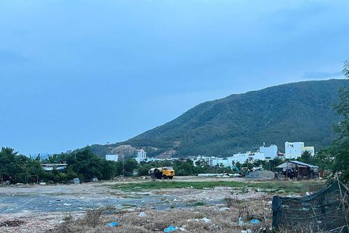 Xã Phước Đồng: Đã xử lý tình trạng đổ xà bần lấn sông và điểm giữ xe trái phép theo phản ánh của Báo Khánh Hòa