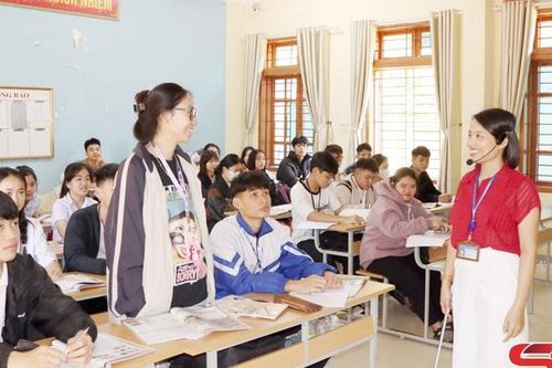 Mỗi thầy, cô giáo là tấm gương đạo đức tự học và sáng tạo