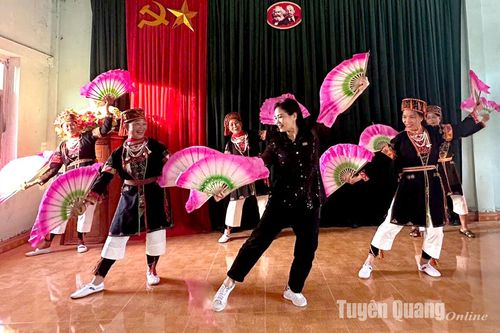 Truyền dạy nâng cao chất lượng nghệ thuật bảo tồn và phát huy bản sắc văn hóa cho 15 CLB và Đội văn nghệ huyện Yên Sơn