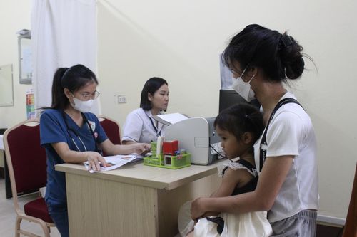 Cơ sở y tế công lập: Lương cơ sở tăng đã đủ hấp dẫn bác sĩ?