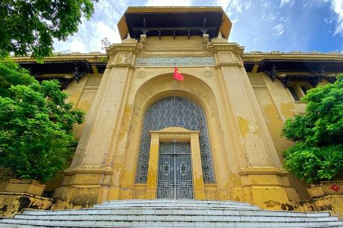 Công trình tòa nhà Đại học Tổng hợp trở thành không gian sắp đặt nghệ thuật độc đáo