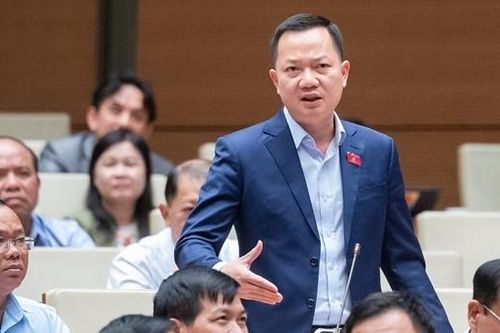 Nên giao cho lực lượng vũ trang xây nhà cho cán bộ, chiến sĩ