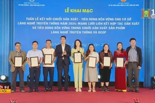 Kết nối sản xuất tiêu dùng bền vững làng nghề truyền thống