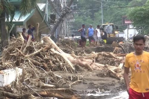 'Bão chồng bão' dồn dập đổ bộ Philippines