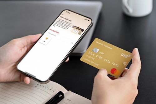 Có được cho người khác dùng tài khoản ngân hàng của mình?