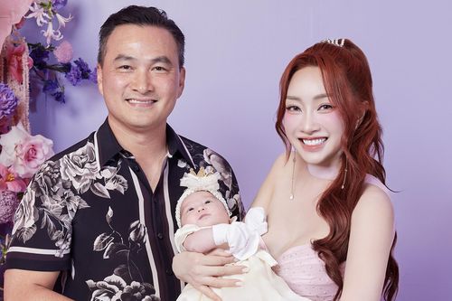 Lý do vợ chồng Chi Bảo không nhận quà trong tiệc đầy tháng con gái