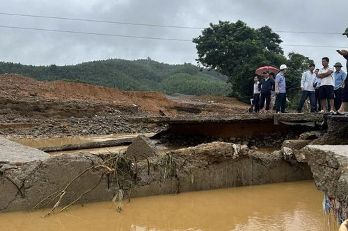 Quảng Trị: Hơn 5,7km đường giao thông bị hư hỏng, cuốn trôi
