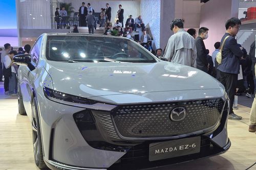 'Mazda6' chạy điện chốt giá từ 19.610 USD
