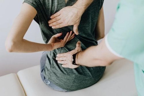 Thất vọng sau khi 'vung tiền' massage chữa đau cổ vai gáy