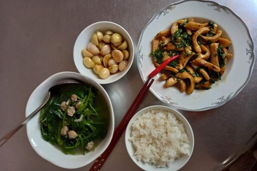 Bữa cơm ngon nhất tuổi thơ tôi