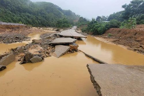 Quảng Trị: Nước lũ rút chậm, nhiều hồ đập gần đầy dung tích thiết kế