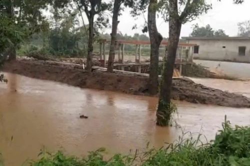 Đồng Nai: Mưa lớn gây ngập, nhiều hộ dân phải di dời tránh lũ