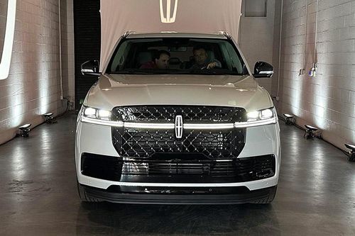 Lincoln Navigator 2025 - 'khủng long' thế hệ mới hơn 2,5 tỷ đồng