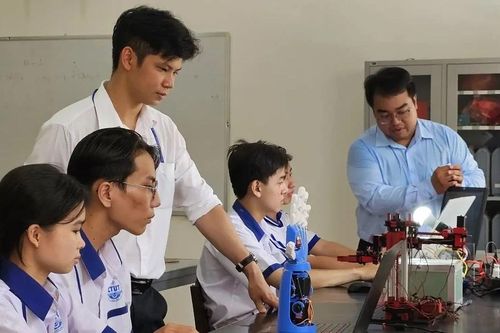 Tự chủ phát triển chương trình đào tạo nhưng cần theo mục tiêu xác định