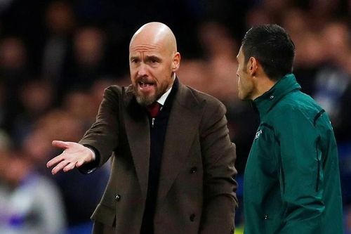 Huyền thoại Gary Neville chỉ ra sai lầm của Man United thời Ten Hag