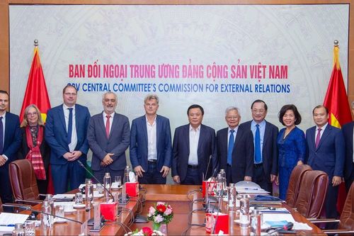 Hội thảo lý luận lần thứ 4 giữa Đảng Cộng sản Việt Nam và Đảng Cộng sản Pháp