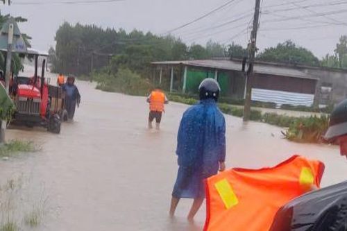 Lũ đang rút, Quảng Trị khẩn trương khắc phục hậu quả bão số 6