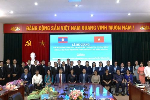 Học viện Tư pháp: Bế giảng lớp bồi dưỡng công tác thi hành án cho cán bộ tư pháp nước CHDCND Lào
