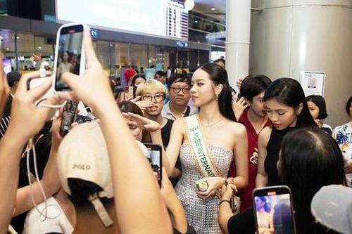 Cảnh tượng chưa từng thấy ở sân bay Tân Sơn Nhất lúc nửa đêm