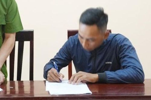 Trộm hơn 100 ống bơm cát đường cao tốc mang đi bán