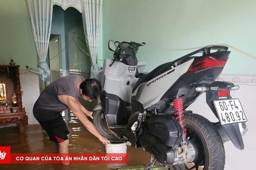 Đồng Nai: Hàng trăm hộ dân căng mình chống lũ quét