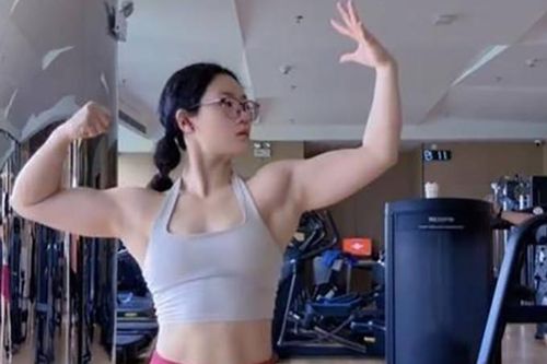 Nữ phó giáo sư 9X 'khoe cơ bắp' để tuyển sinh tiến sĩ