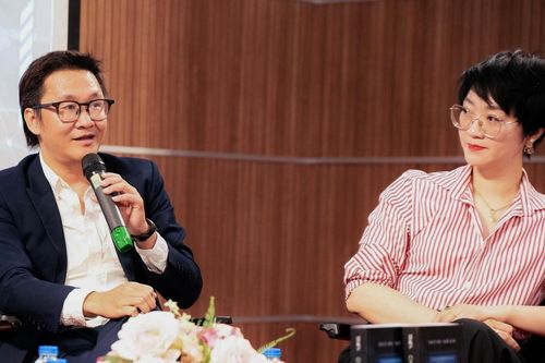 Hai tiến sĩ cùng vén màn bí mật về cuộc đua giữa các cường quốc bán dẫn